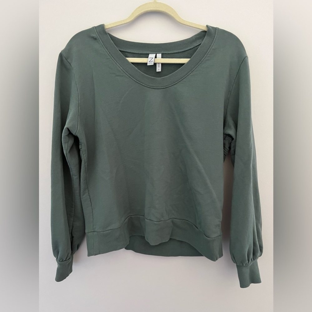 Z by Zella Cut Out Back Green Yoga Pullover | Size Small - Picture 1 of 4